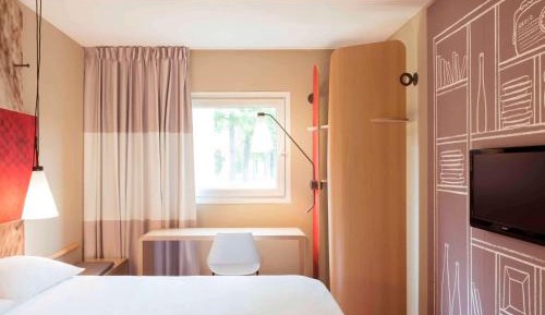Two Double Rooms Side by Side