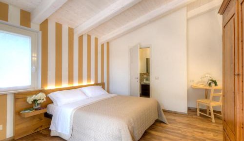 Quadruple Room with Private Bathroom