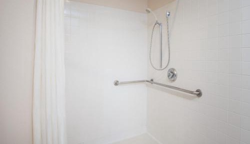Queen Room - Disability Access - Non-Smoking