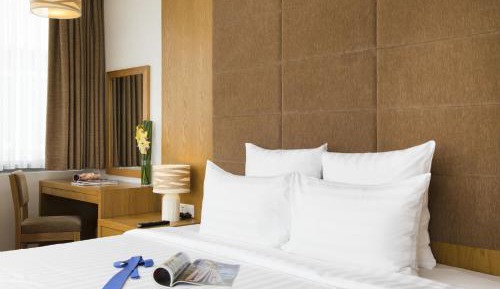Signature Suite With Sun Bath Free Afternoon Tea & Mini Bar