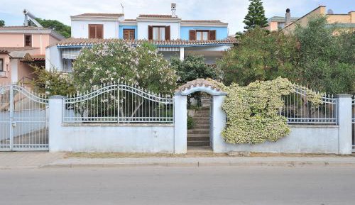 Villa with Garden View