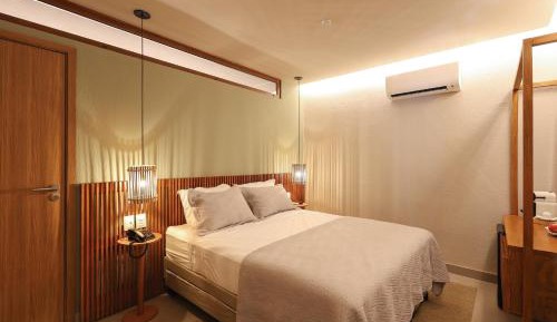 Deluxe Queen Suite