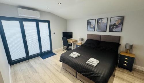 Apartment with Shower