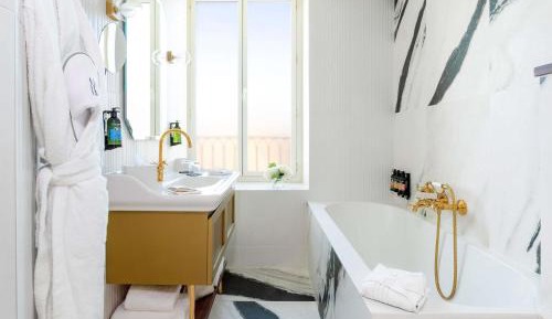 Deluxe Double Room with Old Port View