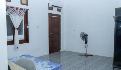 Double or Twin Room with Private Bathroom