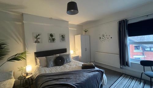 Double Room with Private Bathroom