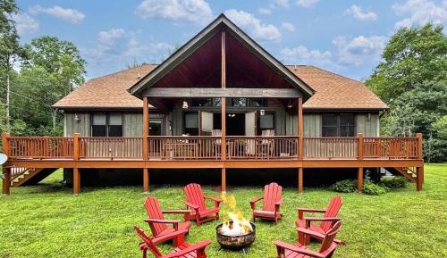 Three-Bedroom Holiday Home 