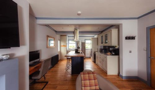 Three-Bedroom Holiday Home 