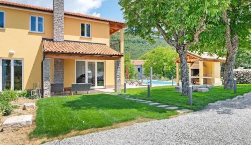 Four-Bedroom Holiday Home