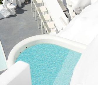 Honeymoon Suite with Outdoor Hot Tub