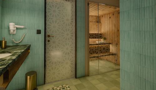 Suite with Sauna