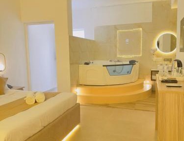 Suite with Spa Bath