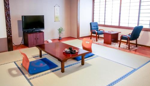 Twin Room with Shared Bathroom