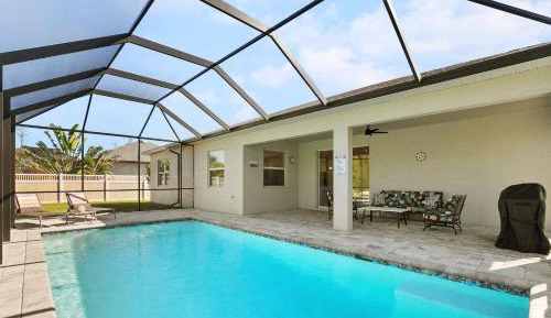 Three-Bedroom Holiday Home 