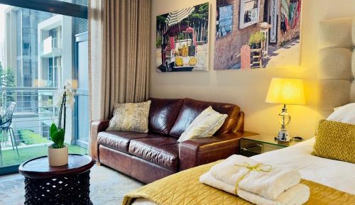 Studio Apartment