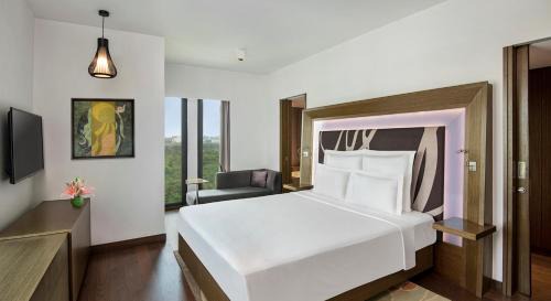 Superior Suite – 2 way airport transfers, Premier Lounge access and 15% discount on F&B services and laundry