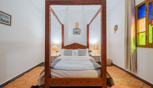 Standard Double Room with Shared Bathroom