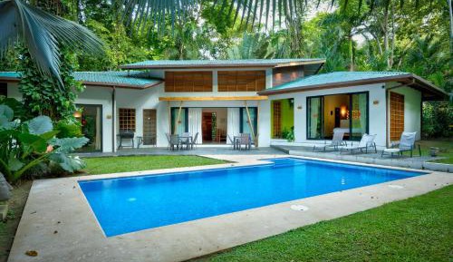Villa with Garden View