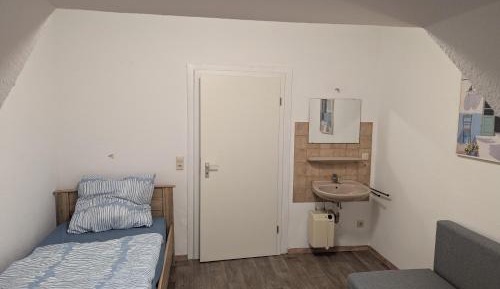 Economy Twin Room