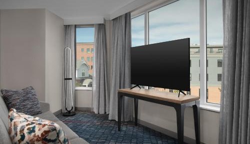 One-Bedroom King Suite