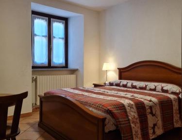 One-Bedroom Apartment with City View