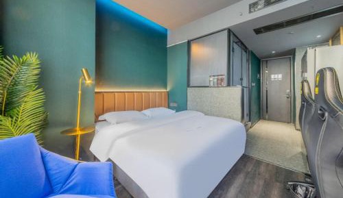 Standard King Room