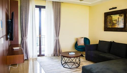 Three-Bedroom Apartment with Marina View