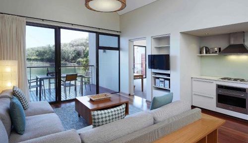 One-Bedroom Villa with Lake View