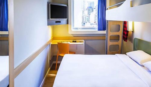 Standard Room with1 Double Bed and 1 Single Bed