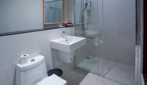 Queen Room with Pool View