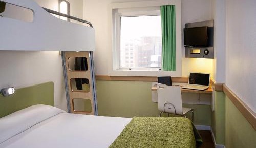 Standard Apartment with Overlapping Bed