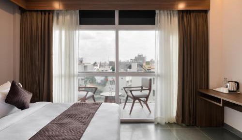 Double Room with Balcony (2 Adults + 1 Child)