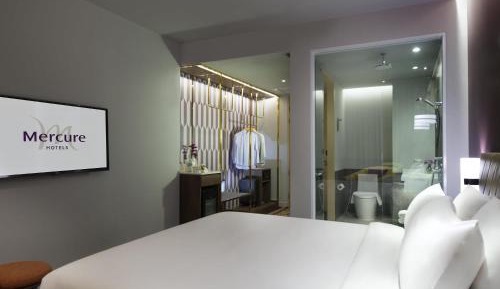 Superior King Room with City View
