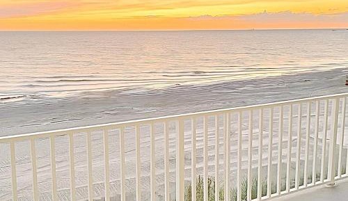 One-Bedroom Apartment - Oceanfront
