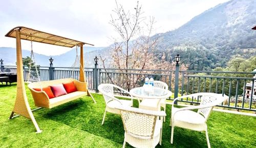 King Room with Balcony