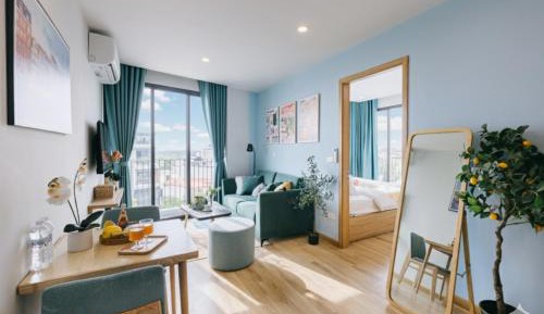 One-Bedroom Premier Apartment