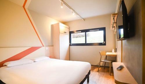 Triple Room with One Double and One Single or Overhead Bunk Bed