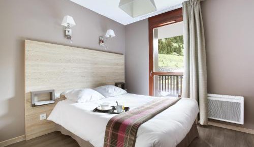 One-Bedroom Apartment (4 Adults)