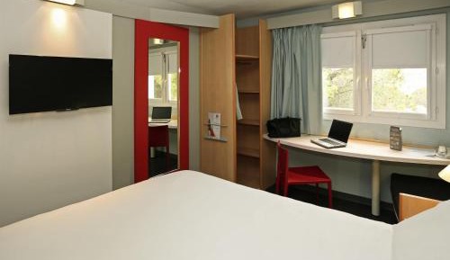 Double Room (2 Adults + 1 Child)