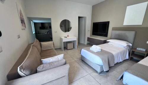 Studio Apartment with One Double Bed