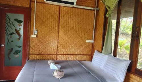 Queen Room with Garden View