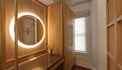 Premier Corner King Suite with City View