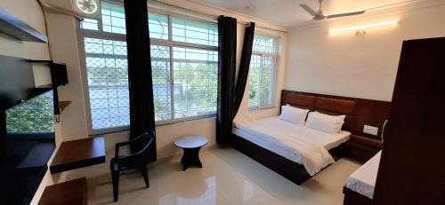 Family Room with Lake View