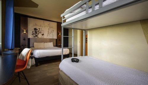 Family Room with One Double Bed and Two Bunk Beds - Balcony