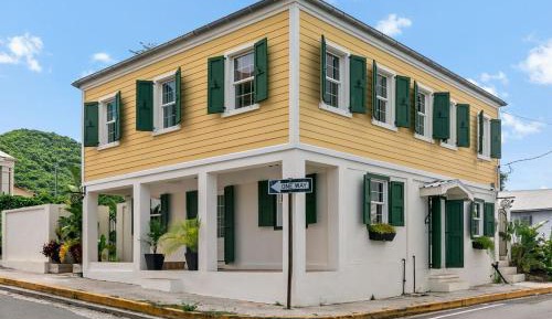 Three-Bedroom Vacation Home 