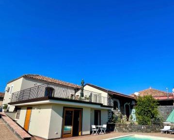 Apartment with Pool View 