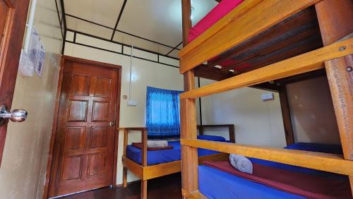 Mixed Dormitory Room