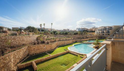 Three-Bedroom Premium Apartment with Resort View