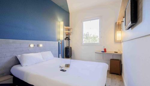 Standard Room with King Bed - Disability Access