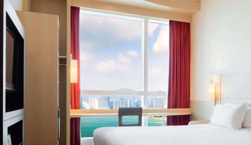 Standard Queen Room with Harbor View